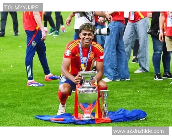 玫瑰少年足球球星成长之路与拼搏故事展现坚韧与梦想